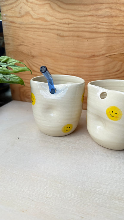 Smiley cup with straw