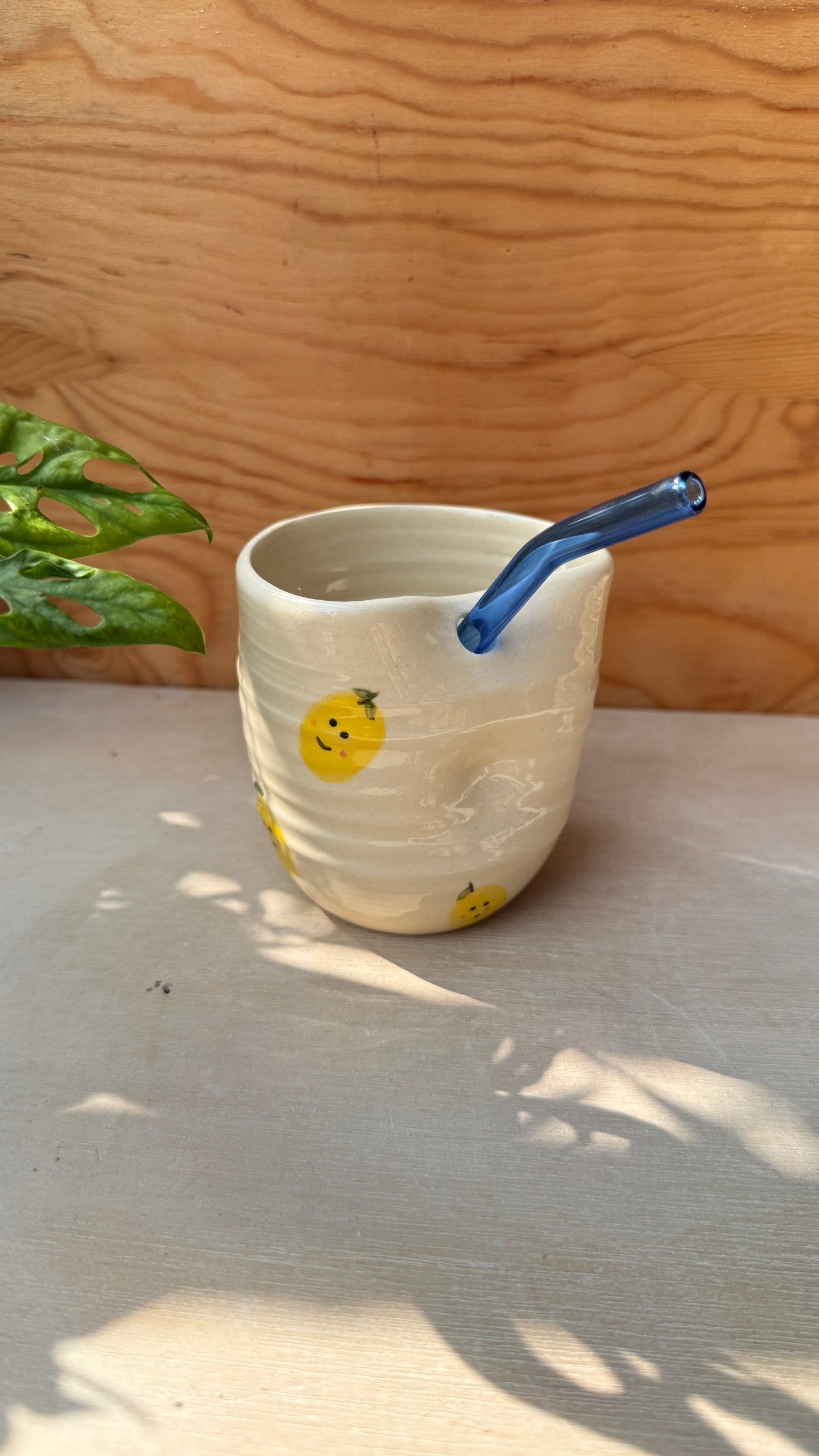 Make lemonade (cup w/ straw)