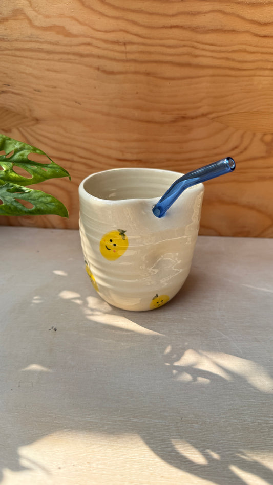 Make lemonade (cup w/ straw)