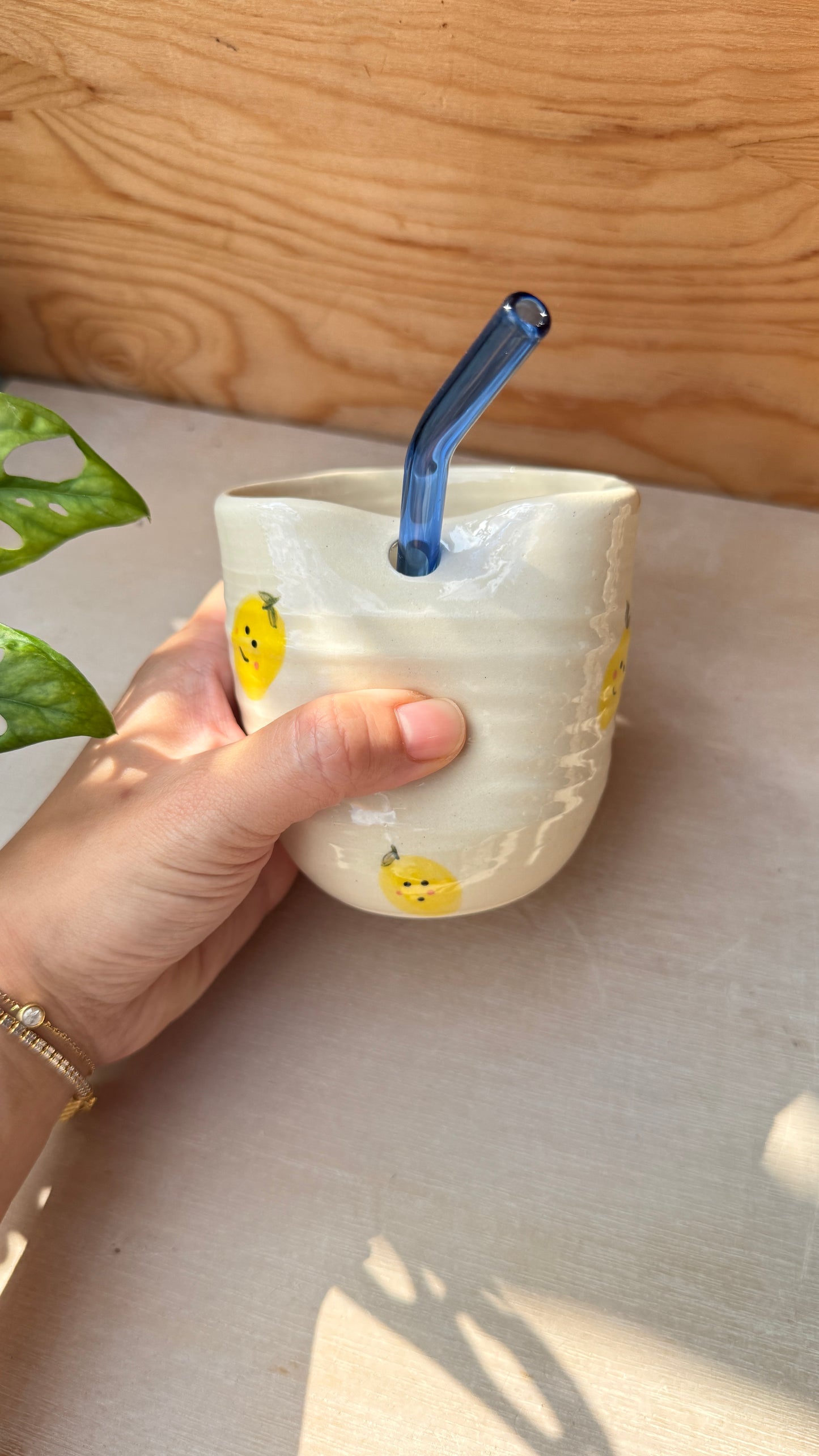 Make lemonade (cup w/ straw)