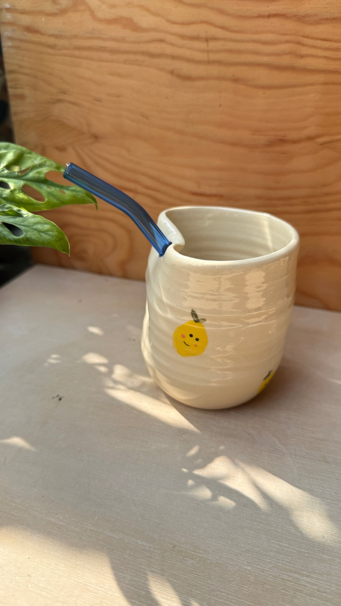 Make lemonade (cup w/ straw)