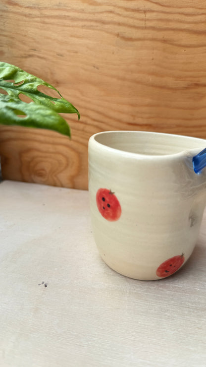 Tomato (cup w/ straw)
